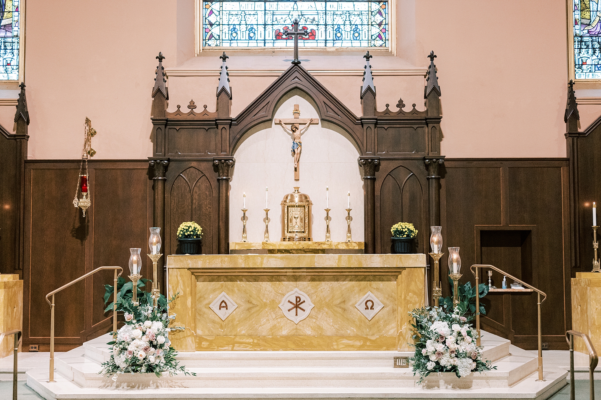 alter for traditional wedding ceremony at Philadelphia PA church
