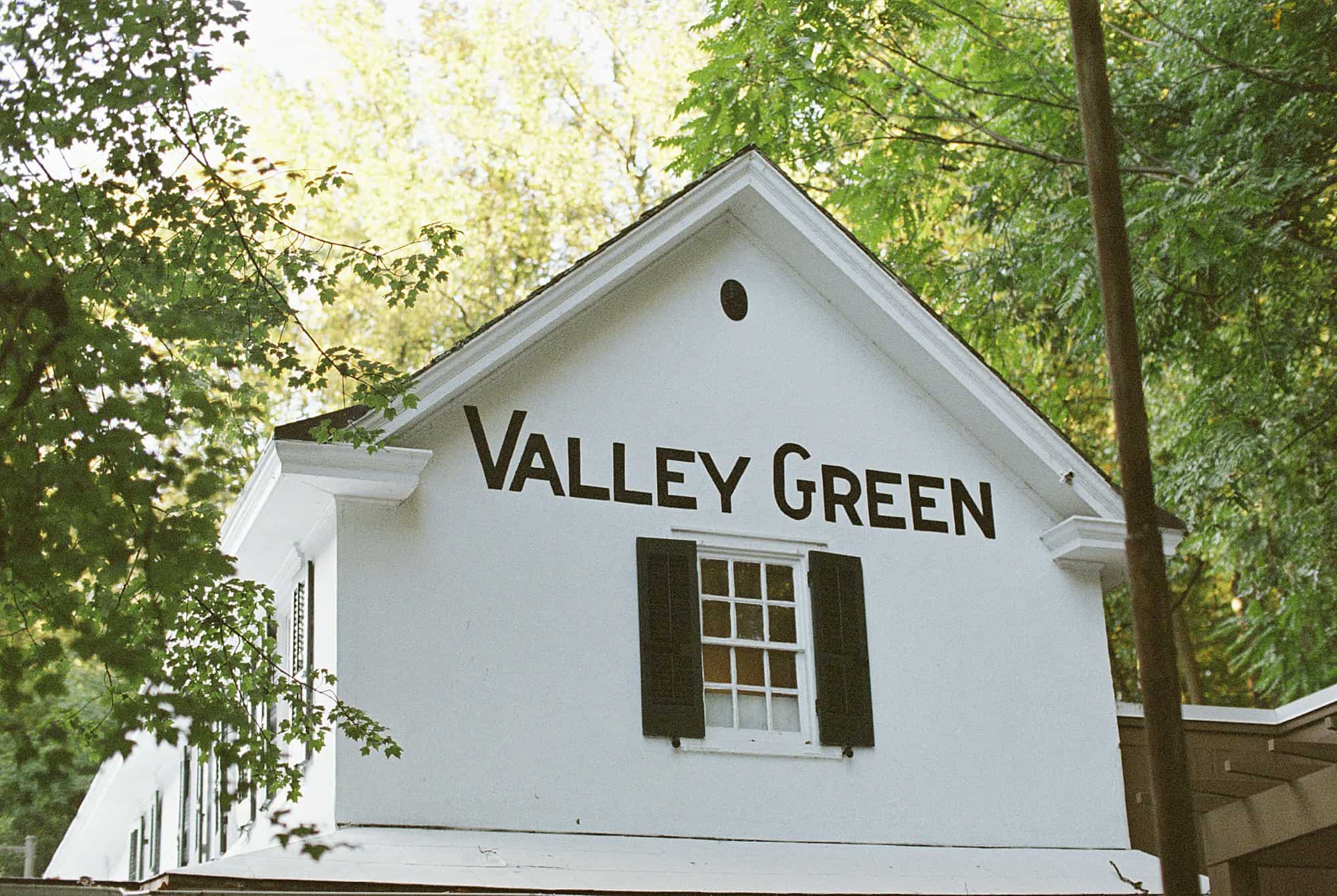 Establishing image of the main building at Valley Green Inn